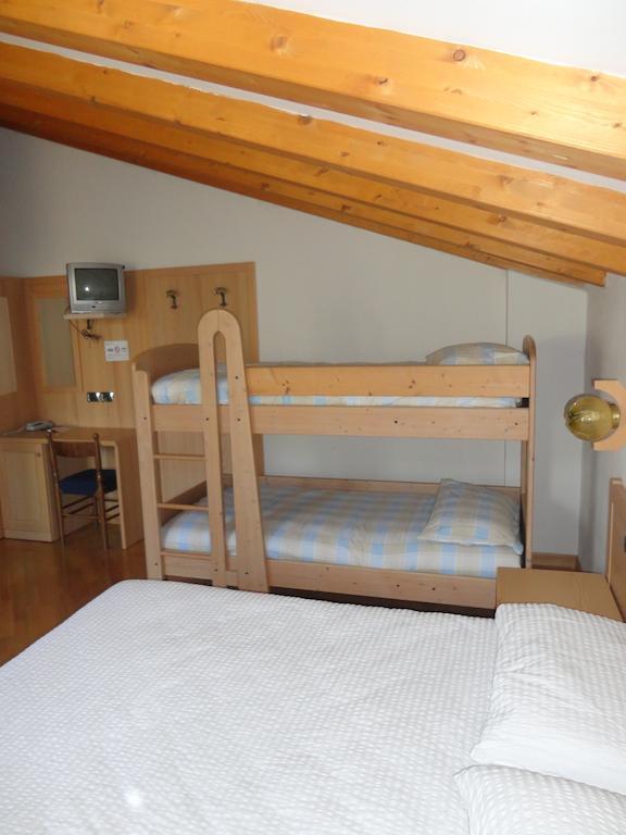 Hotel Al Caminetto Cembra Lisignago Rum bild